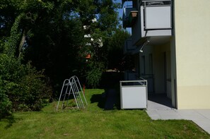 Children’s play area – outdoor