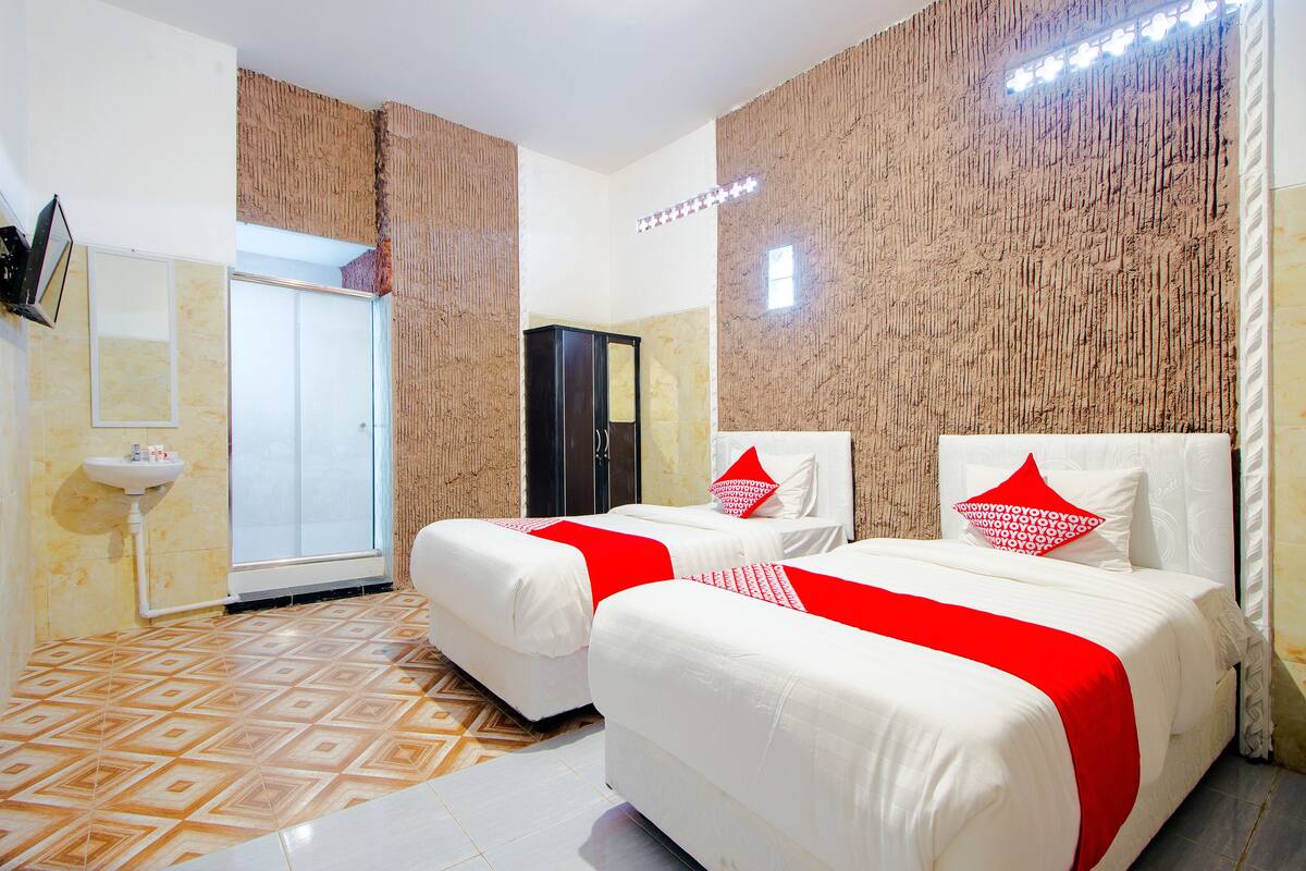 Habitación estándar con 2 camas individuales | Escritorio, wifi gratis y ropa de cama