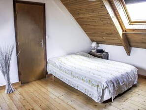 2 chambres, fer et planche à repasser