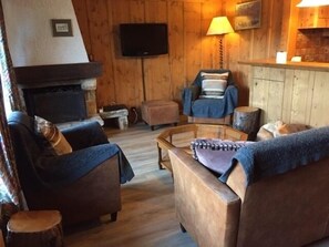 TV, lareira, DVD player