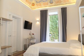 Comfort Double Room, Balcony, Courtyard View (Museo) | Down comforters, pillowtop beds, minibar (free items), desk - Palazzo del Verga (Catania)