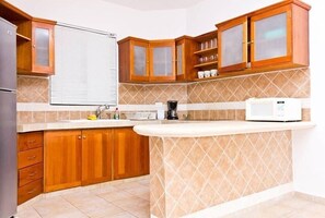 Economy-Apartment | Eigene Küche | Großer Kühlschrank, Mikrowelle, Ofen, Herdplatte