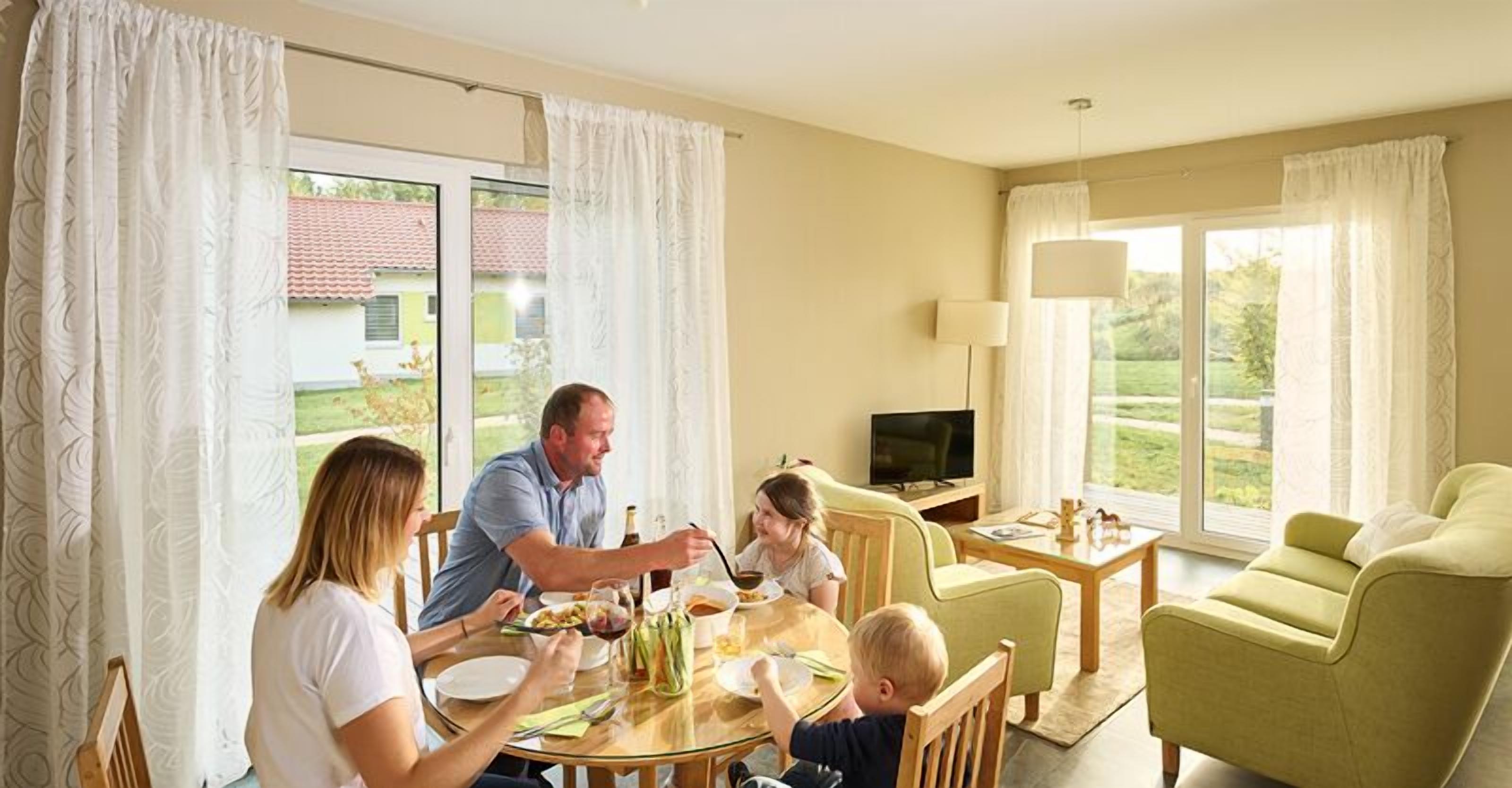 Talo, 2 makuuhuonetta | Ruokailu omassa huoneessa