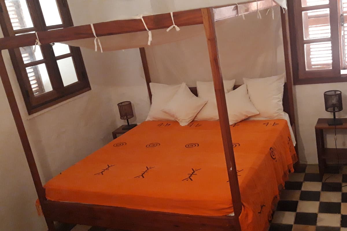 Blackout curtains, rollaway beds, free WiFi, individually decorated
