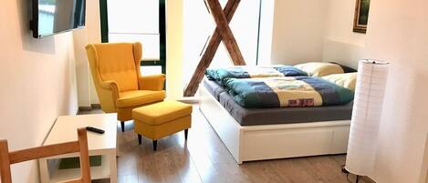 Studio | Individually decorated, individually furnished, iron/ironing board