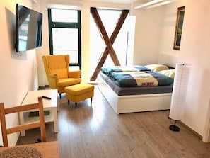 Studio | Individually decorated, individually furnished, iron/ironing board - MANUFAKTUR-Ferienwohnungen im Eichsfeld (Niederorschel)
