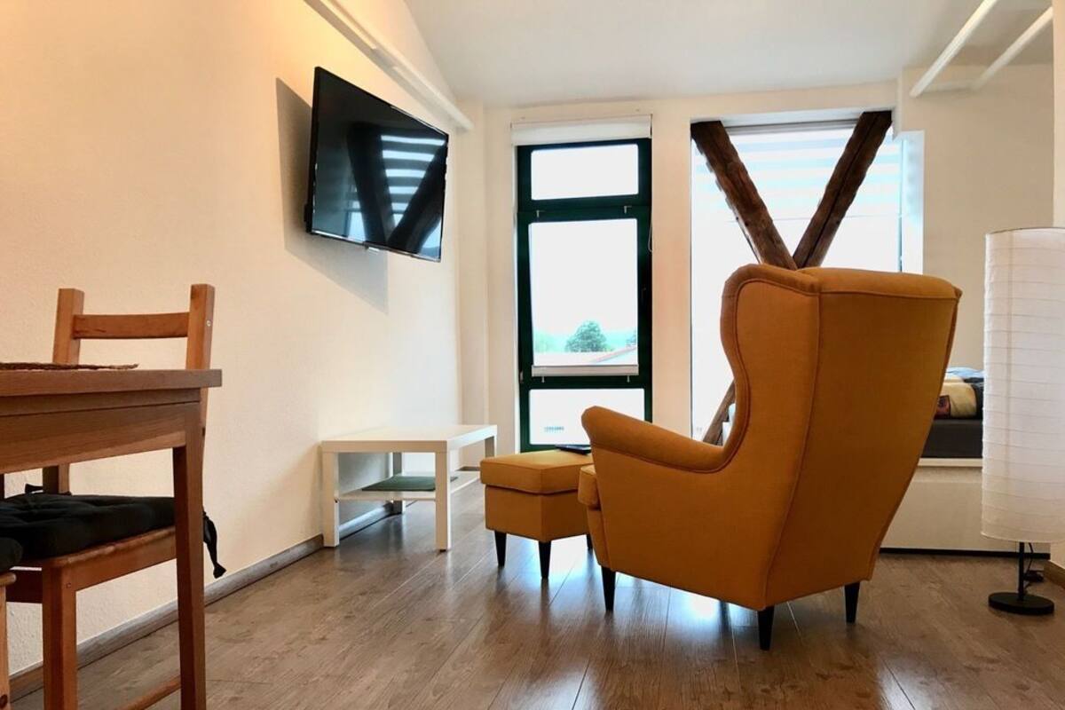 Studio | Bügeleisen/Bügelbrett, kostenloses WLAN, individuell dekoriert