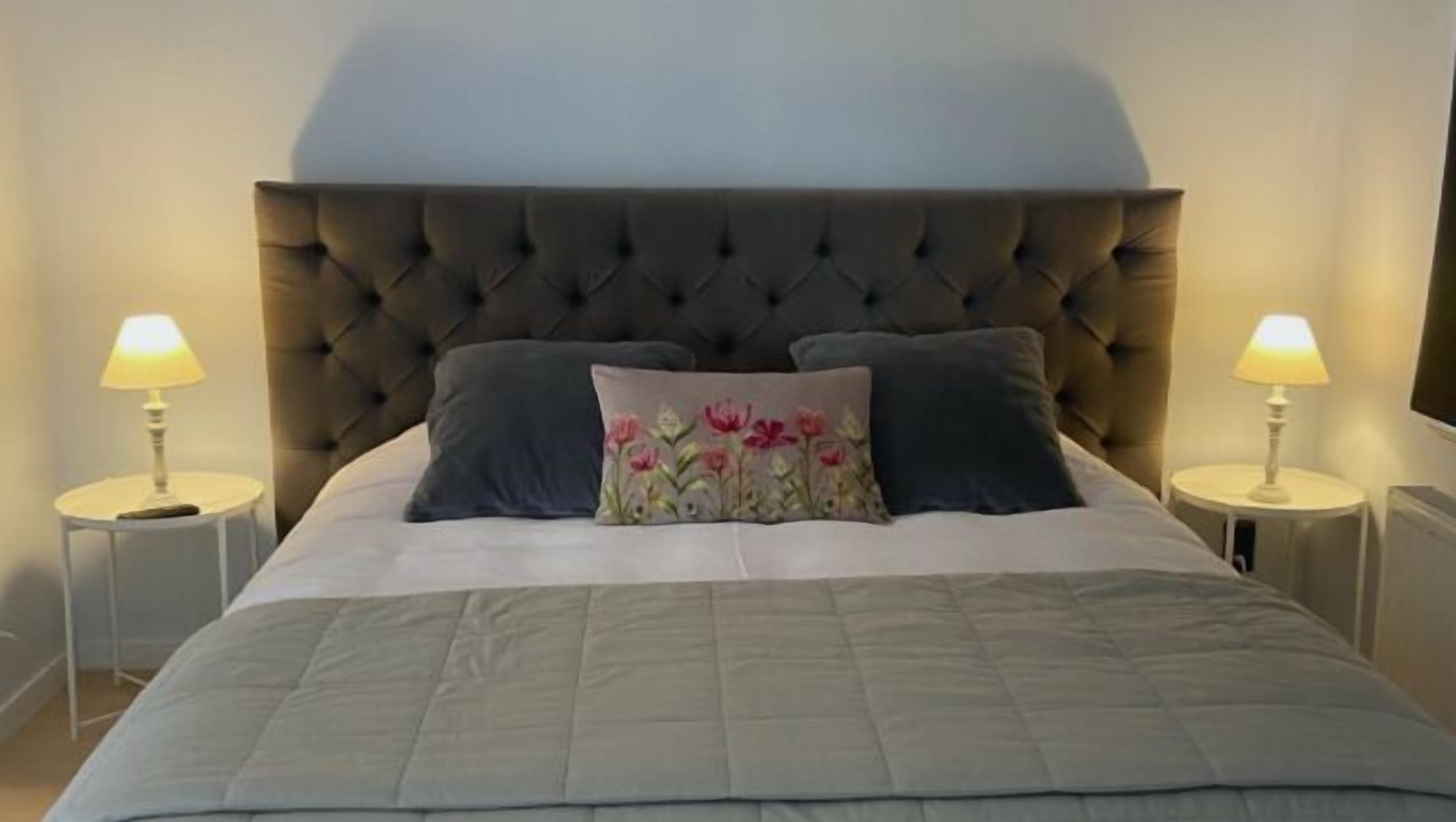 Luxe kamer, 1 kingsize bed, niet-roken (Suite Florentine) | Lakens van Egyptisch katoen, luxe beddengoed, donsdekens, een minibar