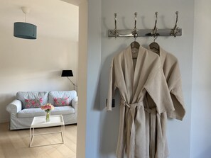 Luxury Room, 1 King Bed, Non Smoking (Suite Florentine) | Egyptian cotton sheets, premium bedding, down comforters, minibar - B&B Aline Florentine (Kortenberg)