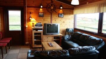 Cottage, 4 Bedrooms | Living area