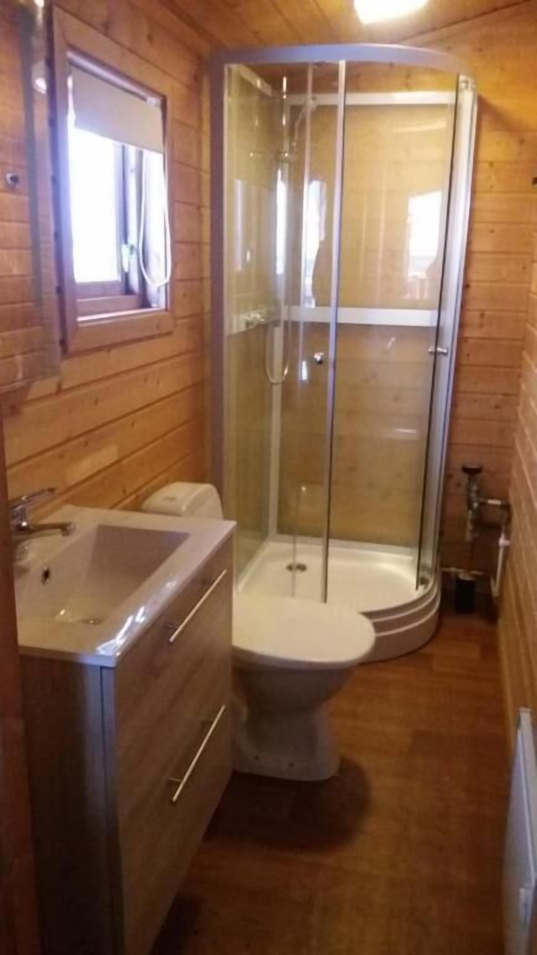 Cottage, 2 Bedrooms | Bathroom | Shower, hair dryer, towels, soap