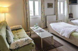 Chambre Supérieure avec lits jumeaux, vue lac