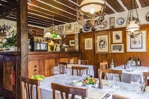 Breakfast served  - Auberge de Dully (Dully)