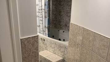 Studio | Bathroom | Free toiletries, hair dryer, towels, soap