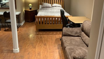 Estudio | Tabla de planchar con plancha, wifi gratis y ropa de cama