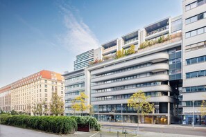 ด้านหน้าที่พัก