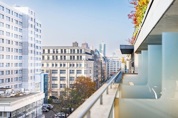 ซูพีเรียอพาร์ทเมนท์, 1 ห้องนอน | ลานระเบียง/นอกชาน