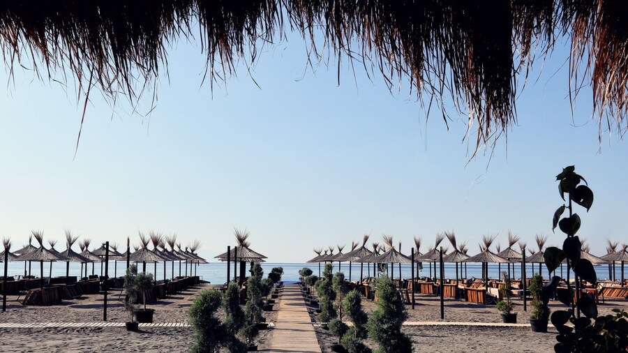 Velipoja Grand Europa Resort, Affiliated by MeliĂĄ