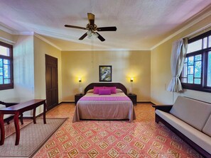 Deluxe Double Room, 1 Bedroom, Pool View, Tower