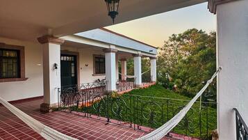 Hochwertige Bettwaren, Pillowtop-Betten, Schreibtisch