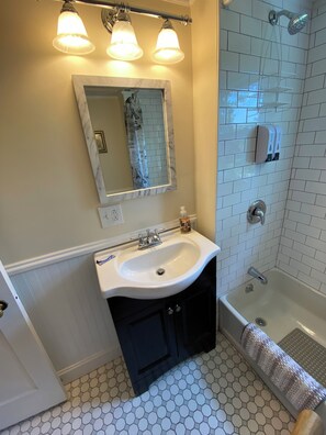 Combined shower/tub, hair dryer, towels, soap - Spacious and Comfortable Home Next to all the Action! (Boothbay)