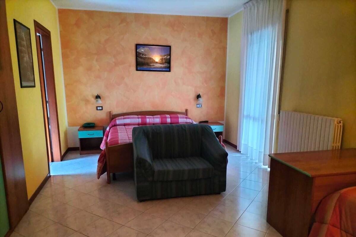 Wifi gratis, decoración personalizada y muebles diferentes 