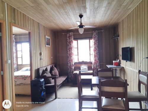 Schönes Haus an Ort und Stelle. Zum Strand von Piçarras sind es 6 km. 