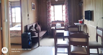 Schönes Haus an Ort und Stelle. Zum Strand von Piçarras sind es 6 km.