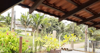 Hermosa casa en su lugar. Está a 6 kilómetros de la playa de Piçarras.