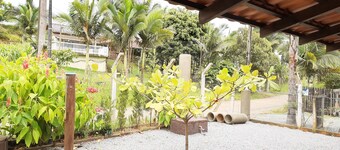 Hermosa casa en su lugar. Está a 6 kilómetros de la playa de Piçarras.