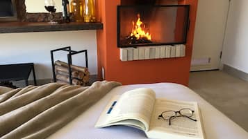 Cabin | Blackout drapes, free WiFi, bed sheets