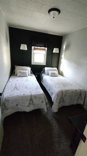 3 bedrooms, iron/ironing board, travel cot, free WiFi