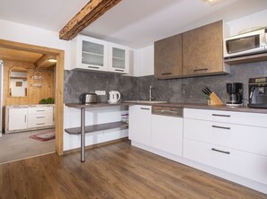 Frigorifero, microonde, forno, lavastoviglie