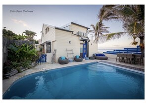 حمّام سباحة خارجي، حمّام سباحة مُدفَّأ