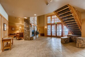 Interior - New Listing Steps from the lifts, Multiple Hot tubs/Play Pool (Copper Mountain)