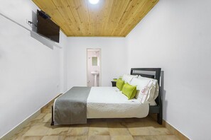 Free WiFi, bed sheets - Casa Normandia Hotel (Bogotá)