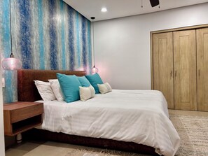 1 chambre, coffres-forts dans les chambres, fer et planche à repasser