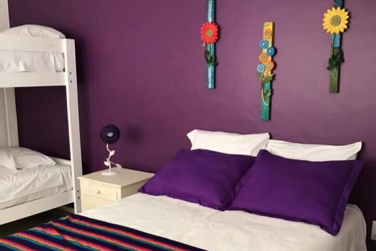 Family Room - Azul | Iron/ironing board, free WiFi, bed sheets