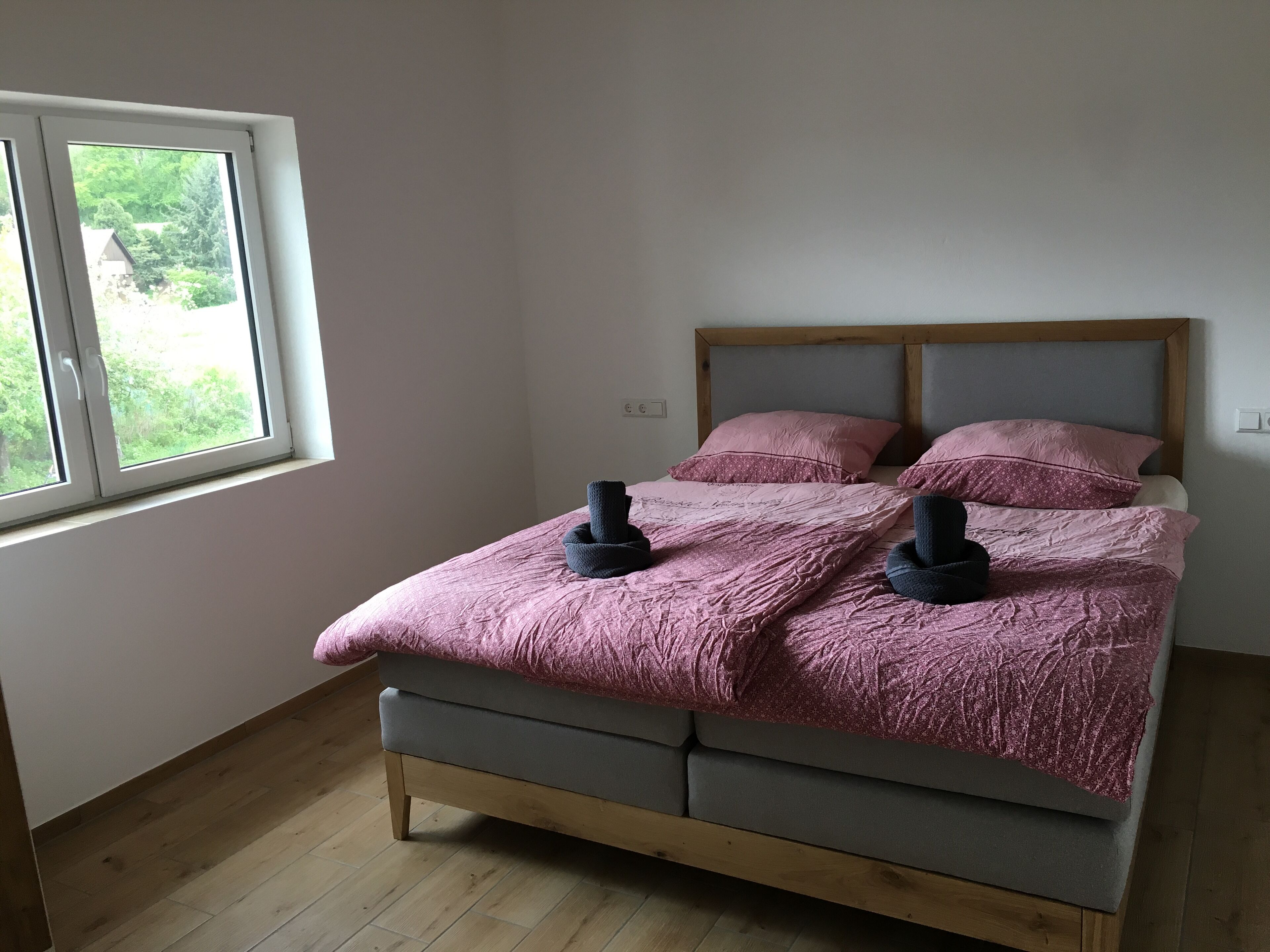 2 bedrooms, WiFi, bed sheets