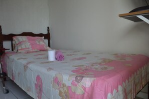 Single Room | Free WiFi, bed sheets