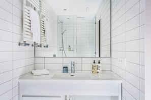 Dobbeltrom (Posthalterzimmer) | Bad | Dusj, toalettartikler (inkludert), hårføner og tøfler