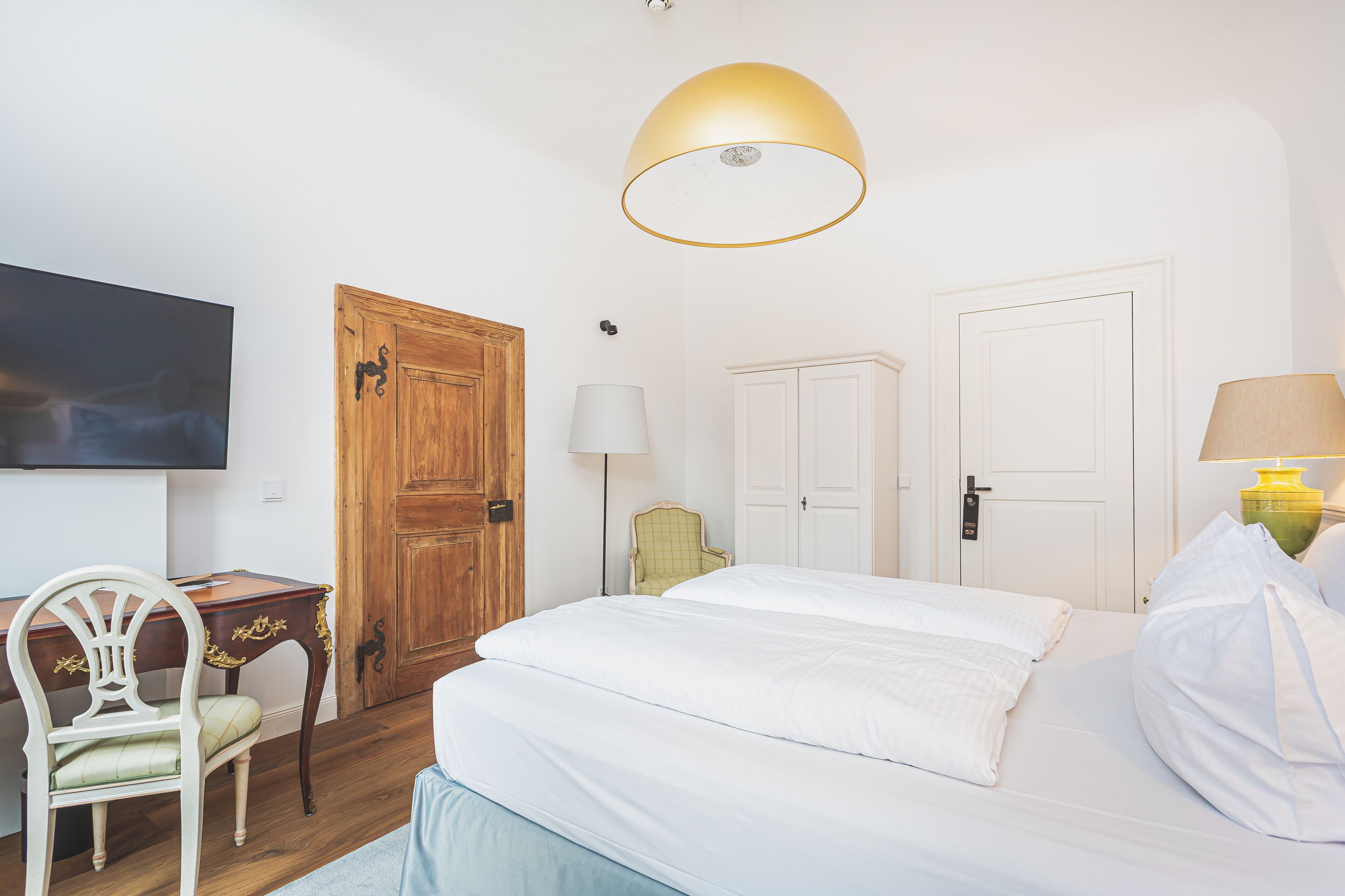 Comfort-Doppelzimmer, Nichtraucher, Blick zur Strasse (Kleine Fürstin Antoinette) | Allergikerbettwaren, Zimmersafe, individuell dekoriert