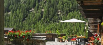 Beim Holzschnitzer by Interhome