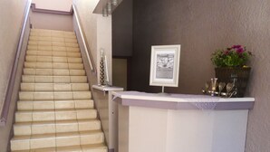 Interior entrance - The Br33ze on Main - Sea Point (Cape Town)