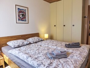 1 slaapkamer, een strijkplank/strijkijzer, gratis internet