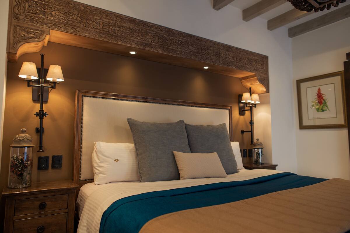 Junior Studio Suite | In-room safe, laptop workspace, blackout curtains