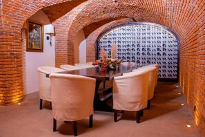 40-inch Smart TV with satellite channels, TV - The Essentia Hotel - Sma (San Miguel de Allende)