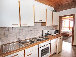 Réfrigérateur, micro-ondes, four, lave-vaisselle