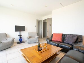 TV - Les 4 Vents by Interhome (Les Issambres)