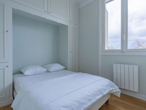 1 soverom, strykejern/-brett og internettilgang